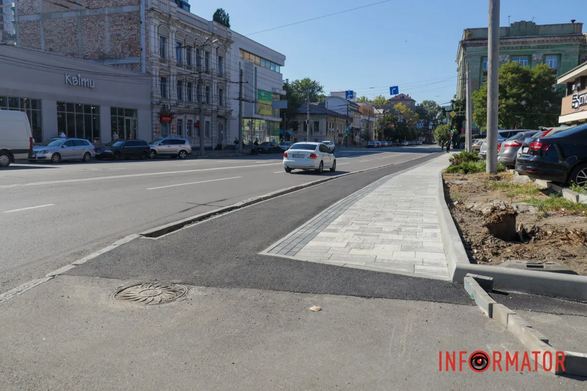 У Дніпрі на Володимира Великого оновлюють тротуар із шматком “велодоріжки”: як виглядає велосипедна інфраструктура в Європі 6