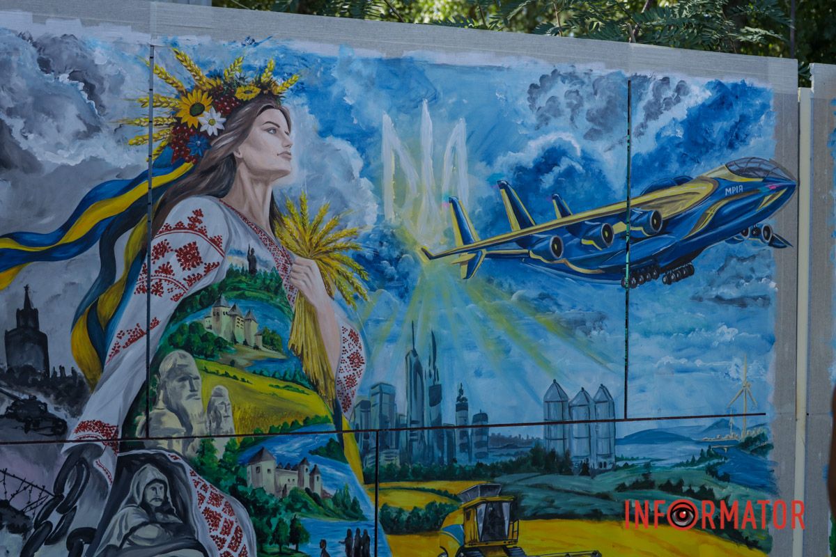 118 секций и сотни квадратных метров живописи: в Днепре художники создают масштабные муралы под открытым небом 46