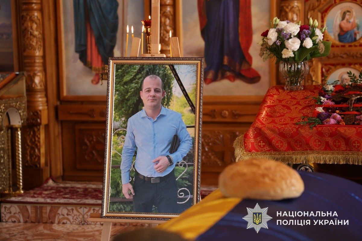 19 вересня у Дніпрі простились зі старшим лейтенантом поліції Андрієм Кропивним, поліцейським стрілецького підрозділу КОРД