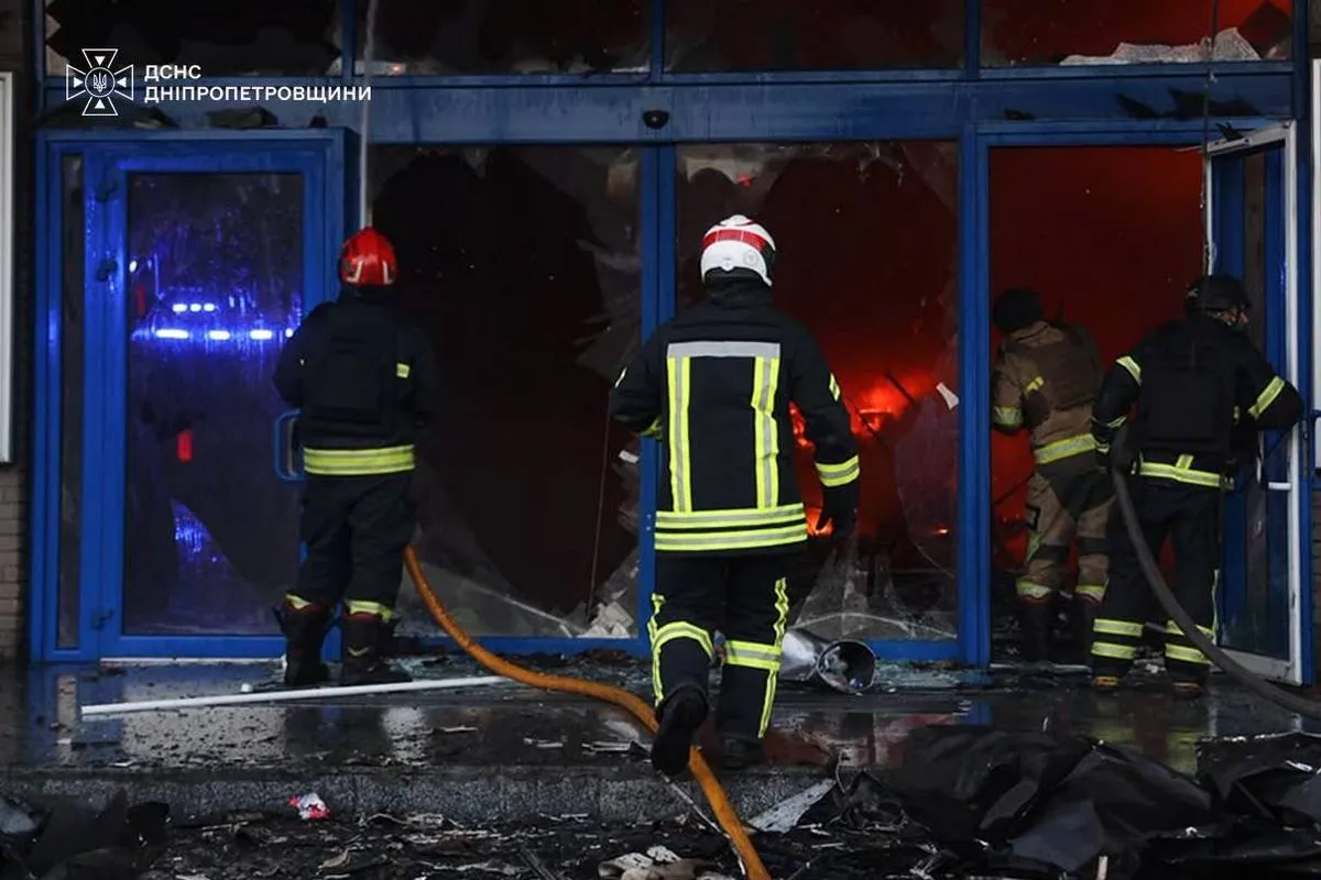 19 вересня ворог поцілив по дніпровському ТЦ “Новий Континент”