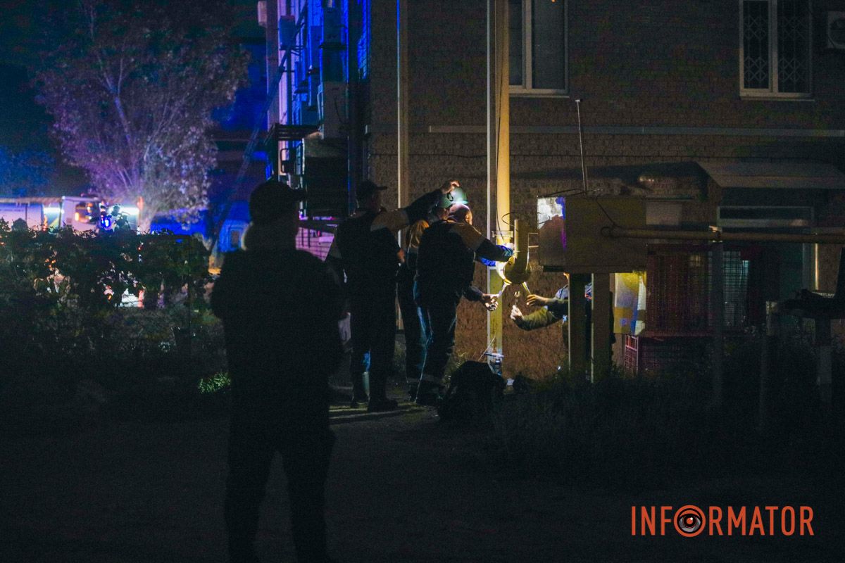 Кількість поранених зросла, вогонь досі вирує, дороги перекриті: як виглядає атакований в Дніпрі ТЦ "Новий Континент" 21