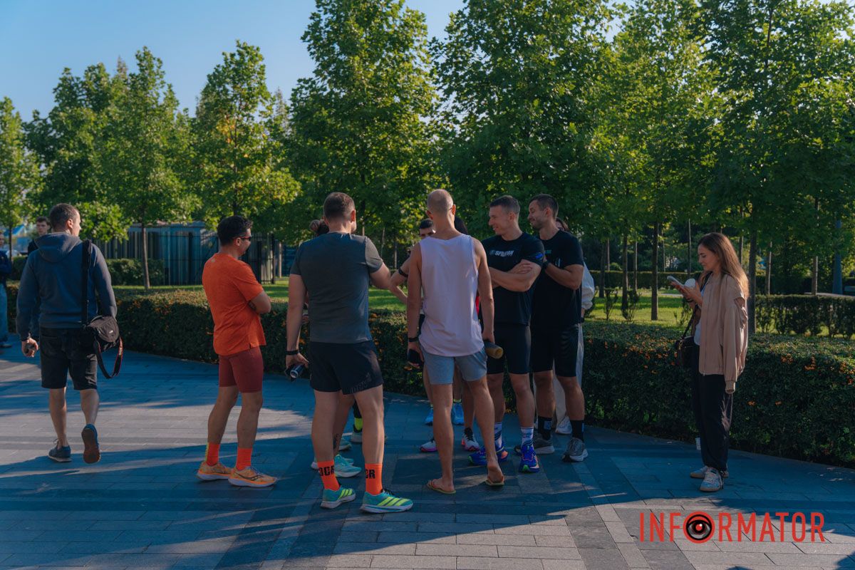 Спортивний драйв та дух змагань: у Дніпрі пройшов ювілейний "Дніпро Марафон" 26