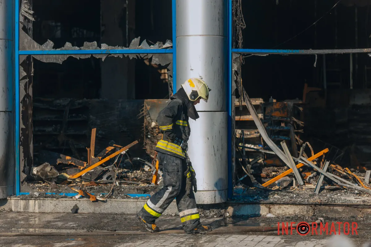 У мережі опублікували інформацію про те, що у ТЦ обвалилась конструкція У мережі опублікували інформацію про те, що у ТЦ обвалилась конструкція