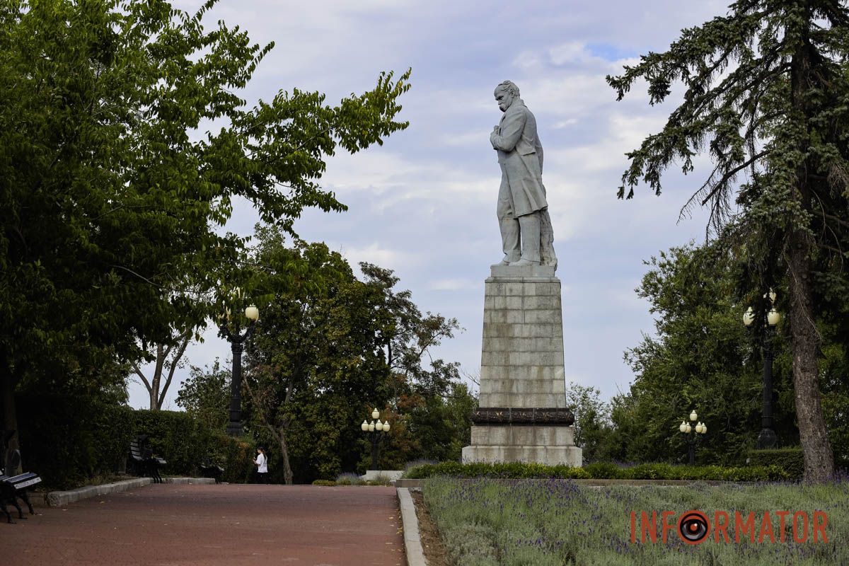 У Дніпрі вересень вирішив подарувати містянам справжнє природне диво