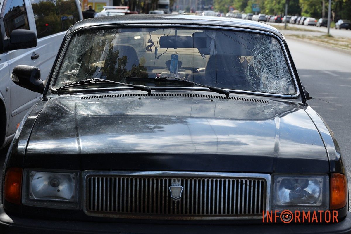 В Днепре на Рабочей человек попал под колеса «Волги» 7