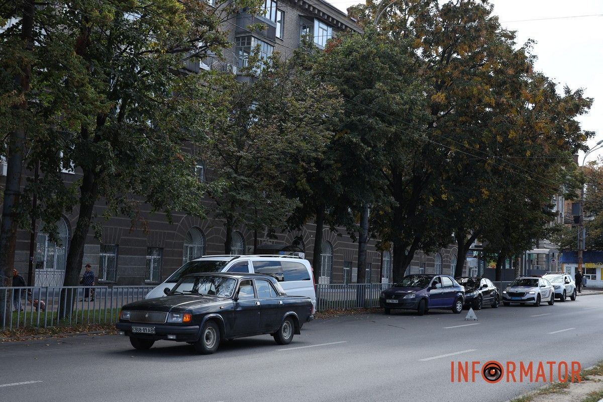 В Днепре на Рабочей человек попал под колеса «Волги» 3