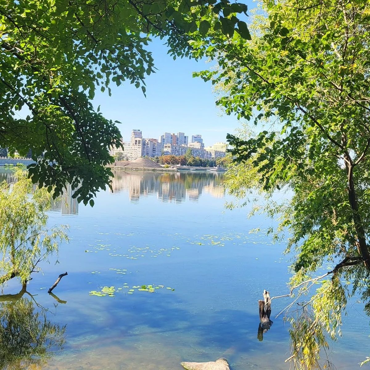 Дніпро в осінньому вбранні: топ фотографій з Instagram 8
