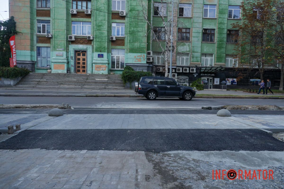 В Днепре на Князя Владимира Великого завершили ремонт тротуара с велодорожкой, но "по-украински" 14