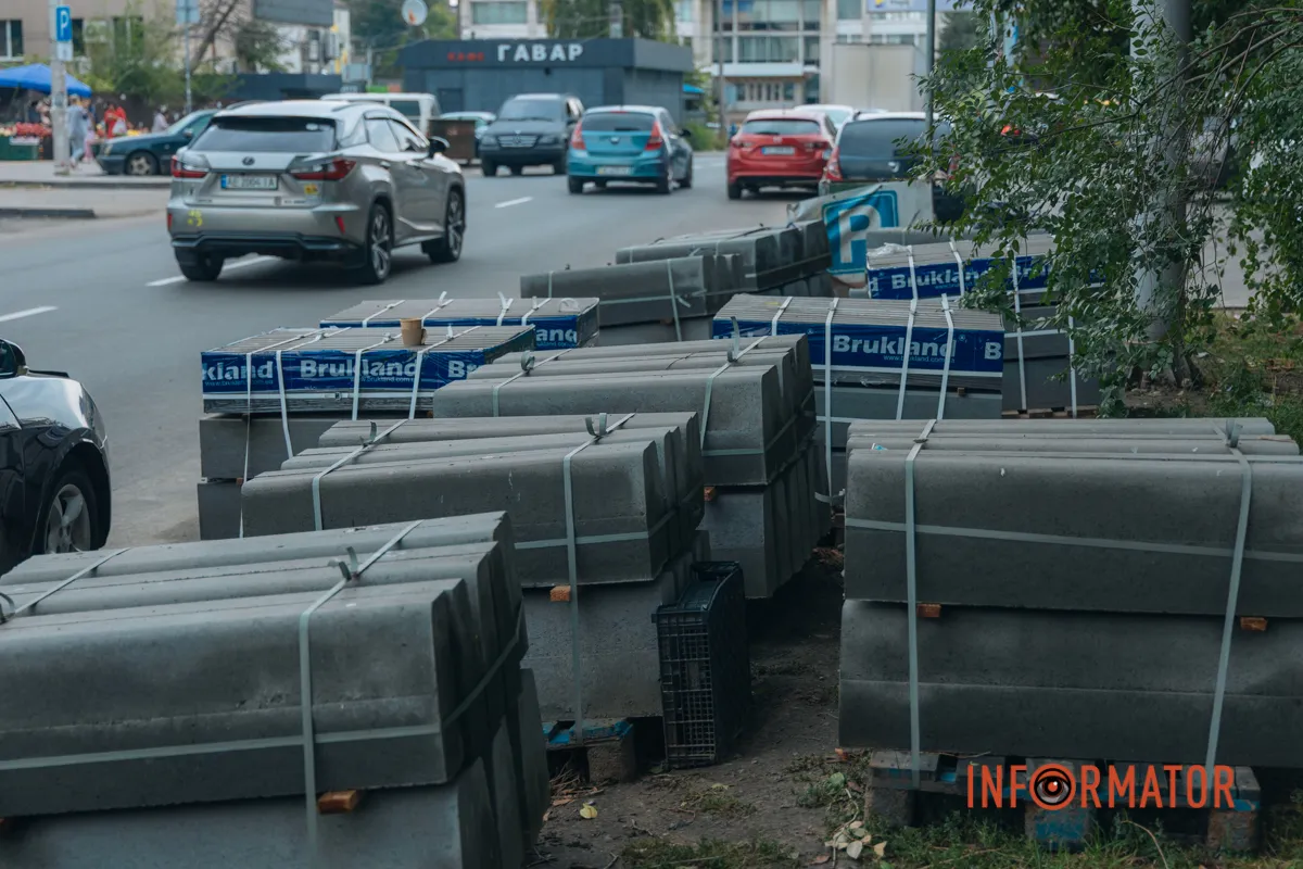 Нові бордюрні блоки та підготовчі суміші