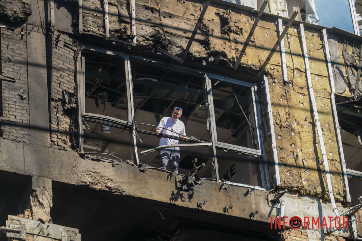 У момент атаки в офісах працювали люди Що відбувається у центрі Дніпра на місці російської атаки 28 вересня 3