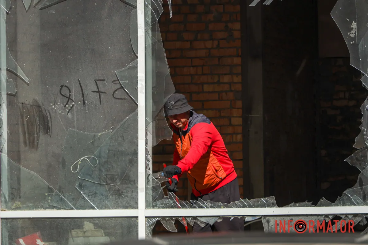 Ця російська атака забрала життя трьох людей Що відбувається у центрі Дніпра на місці російської атаки 28 вересня 4