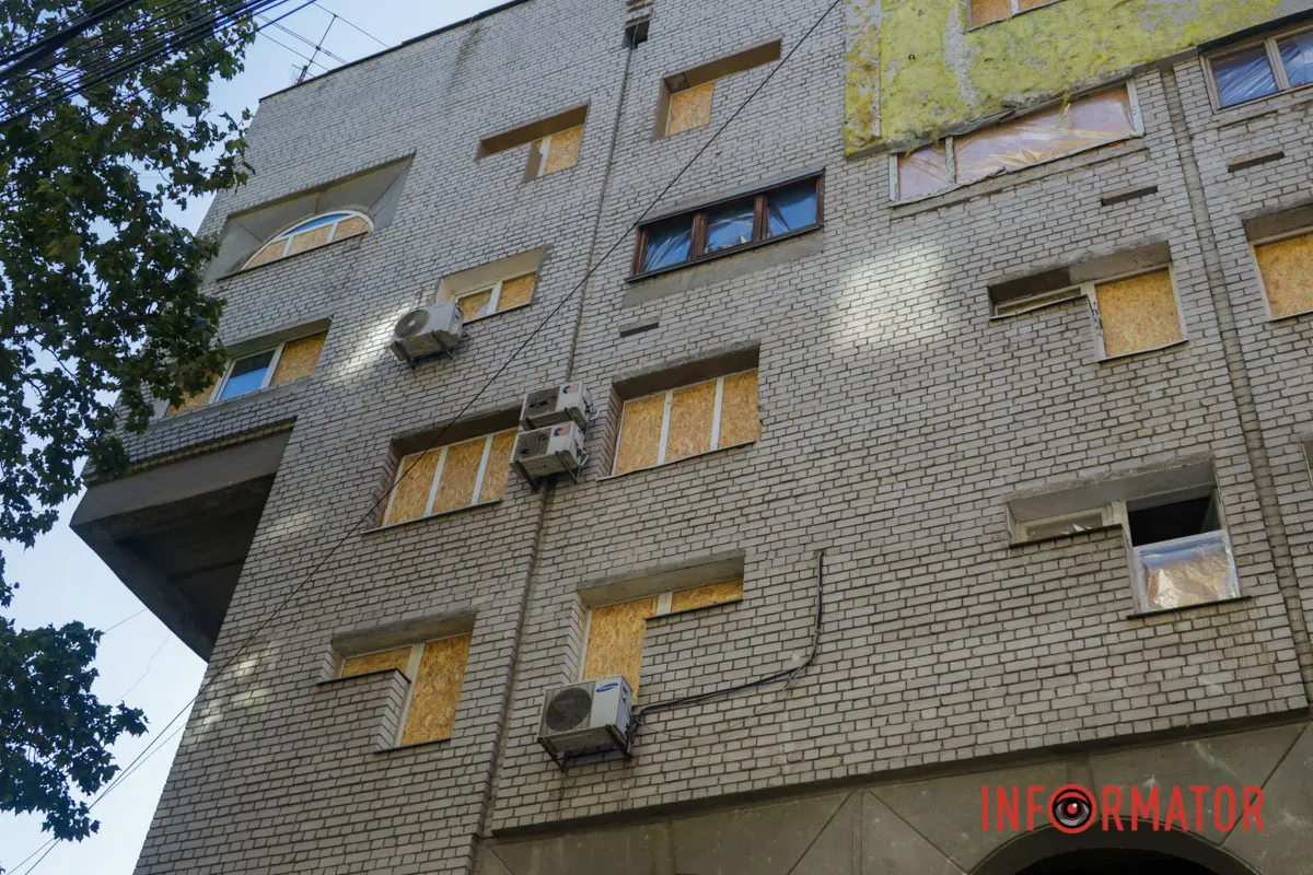 28 вересня росіяни вдарили по центру Дніпра Що відбувається у центрі Дніпра на місці російської атаки 28 вересня 7
