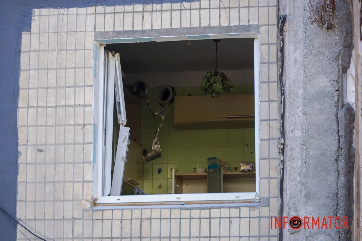 У Дніпрі на Набережній Перемоги стартував демонтаж частини дому, в який влучив російський дрон 4