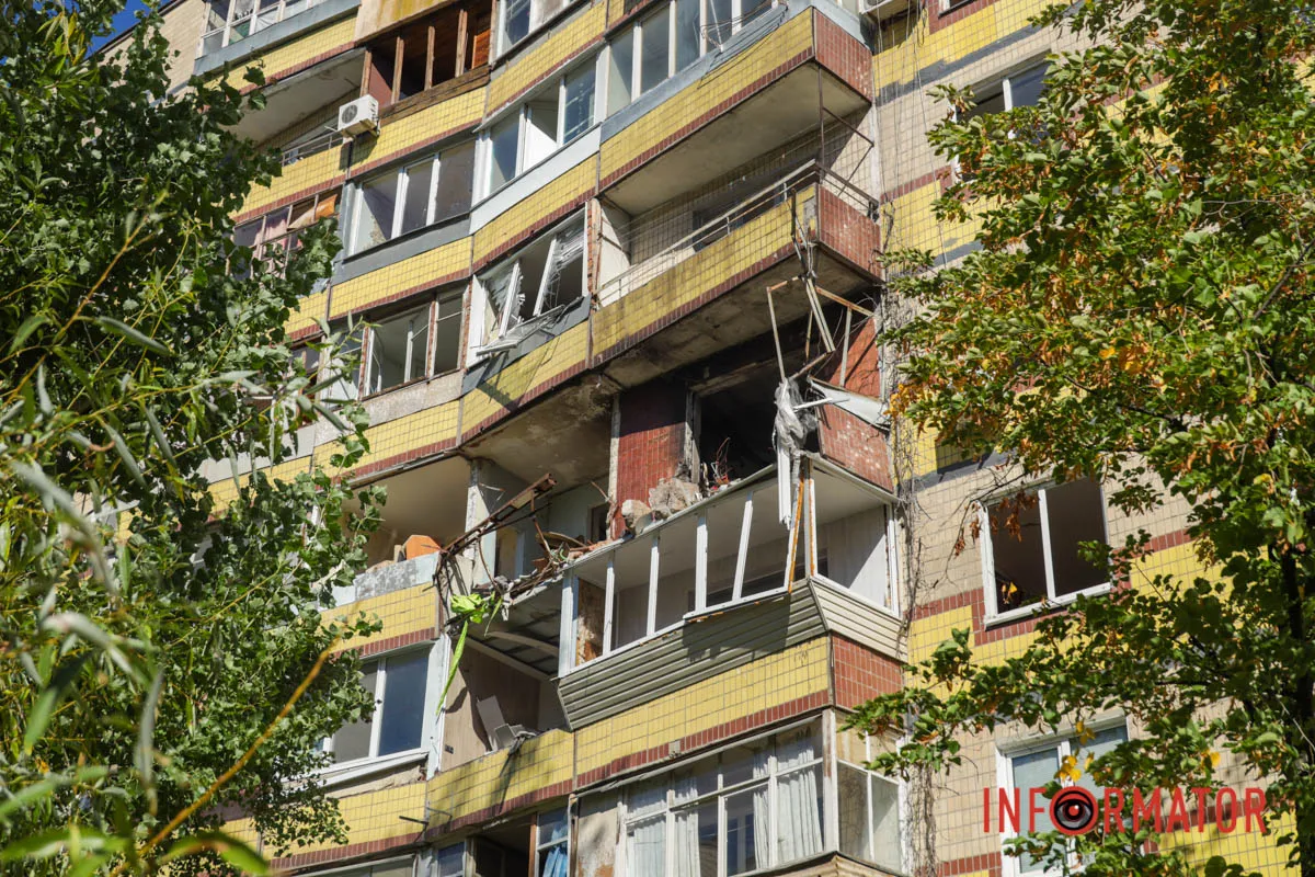 У Дніпрі на Набережній Перемоги стартував демонтаж частини дому, в який влучив російський дрон 31