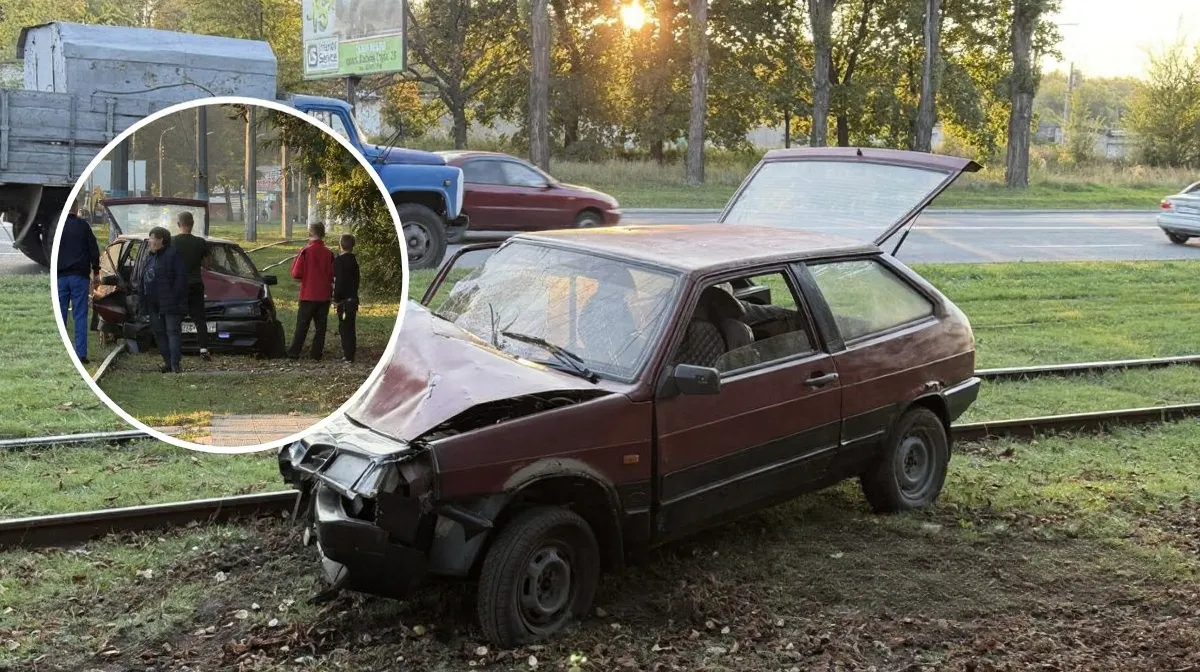 В’їхав у дерево та ледь не збив людину: у Кам’янському ВАЗ уникав зіткнення з авто і потрапив у ДТП