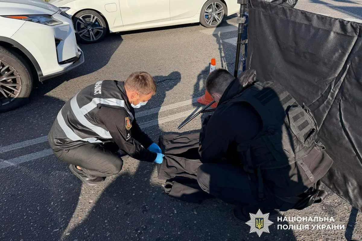 Вилучили низку речових доказів, зокрема знаряддя злочину, стріляні гільзи та інші речі, що мають важливе значення для розслідування