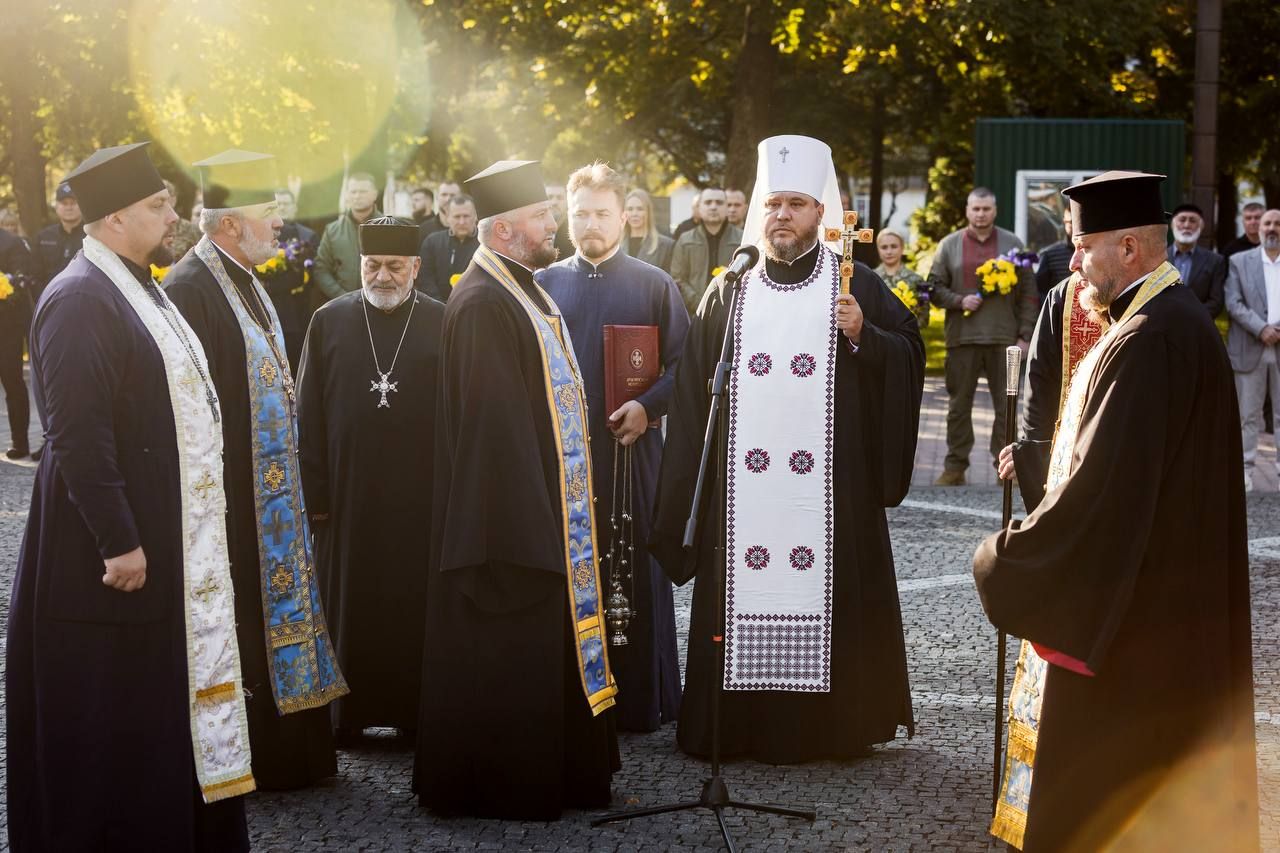 Также в этот день праздник Покрова Пресвятой Богородицы