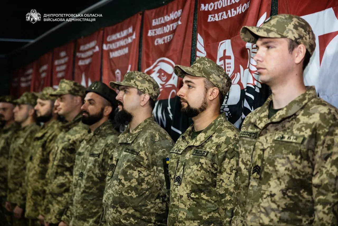 Среди награжденных водители, гранатометчики, операторы БпЛА, саперы-разведчики и медики