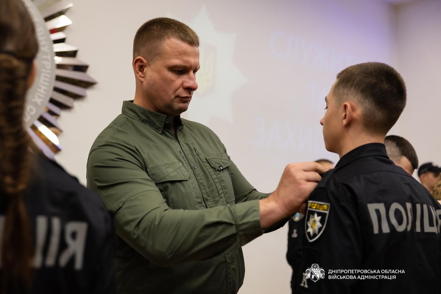 Будущие правоохранители получили полицейские жетоны и начали обучение и подготовку к службе Будущие правоохранители получили полицейские жетоны и начали обучение и подготовку к службе