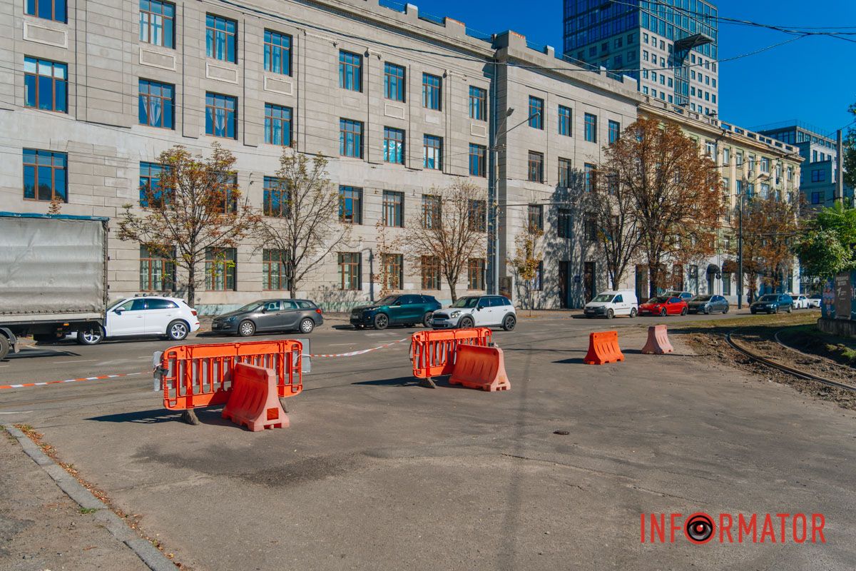 Предупредительные щиты и ограждения по периметру аварийных работ