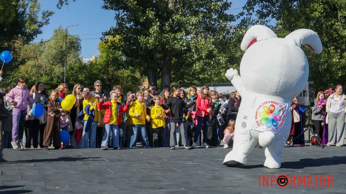 Аромат борщу та пампушок: у Дніпрі пройшов фестиваль борщу