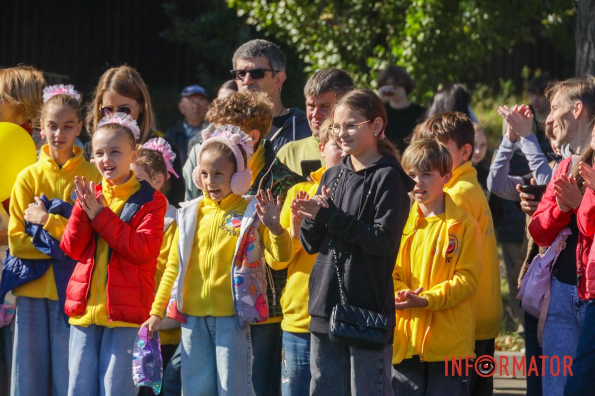 Аромат борщу та пампушок: у Дніпрі пройшов фестиваль борщу 15