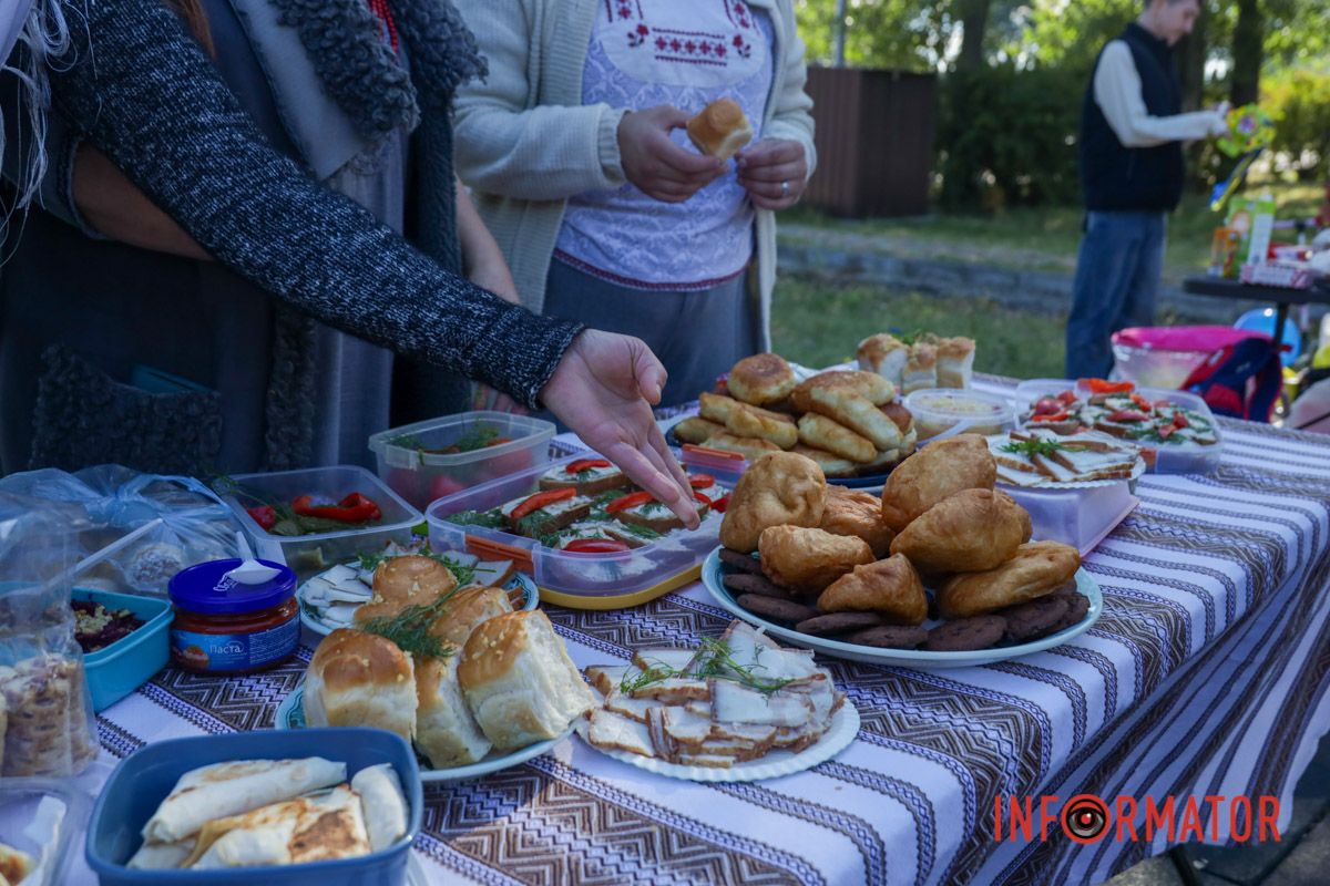 Аромат борщу та пампушок: у Дніпрі пройшов фестиваль борщу 42