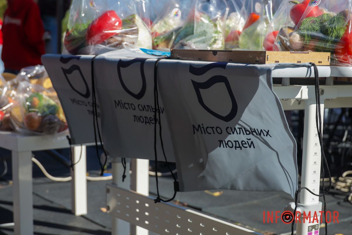 Аромат борщу та пампушок: у Дніпрі пройшов фестиваль борщу 53