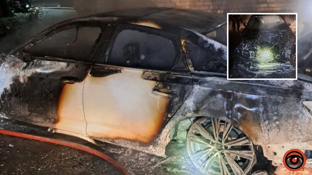 У Кривому Розі уночі вщент згоріла Audi: що відомо