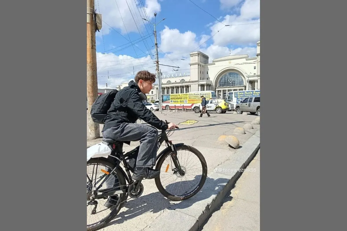Максим розповів, що чотири роки займався легкою та два роки важкою атлетикою