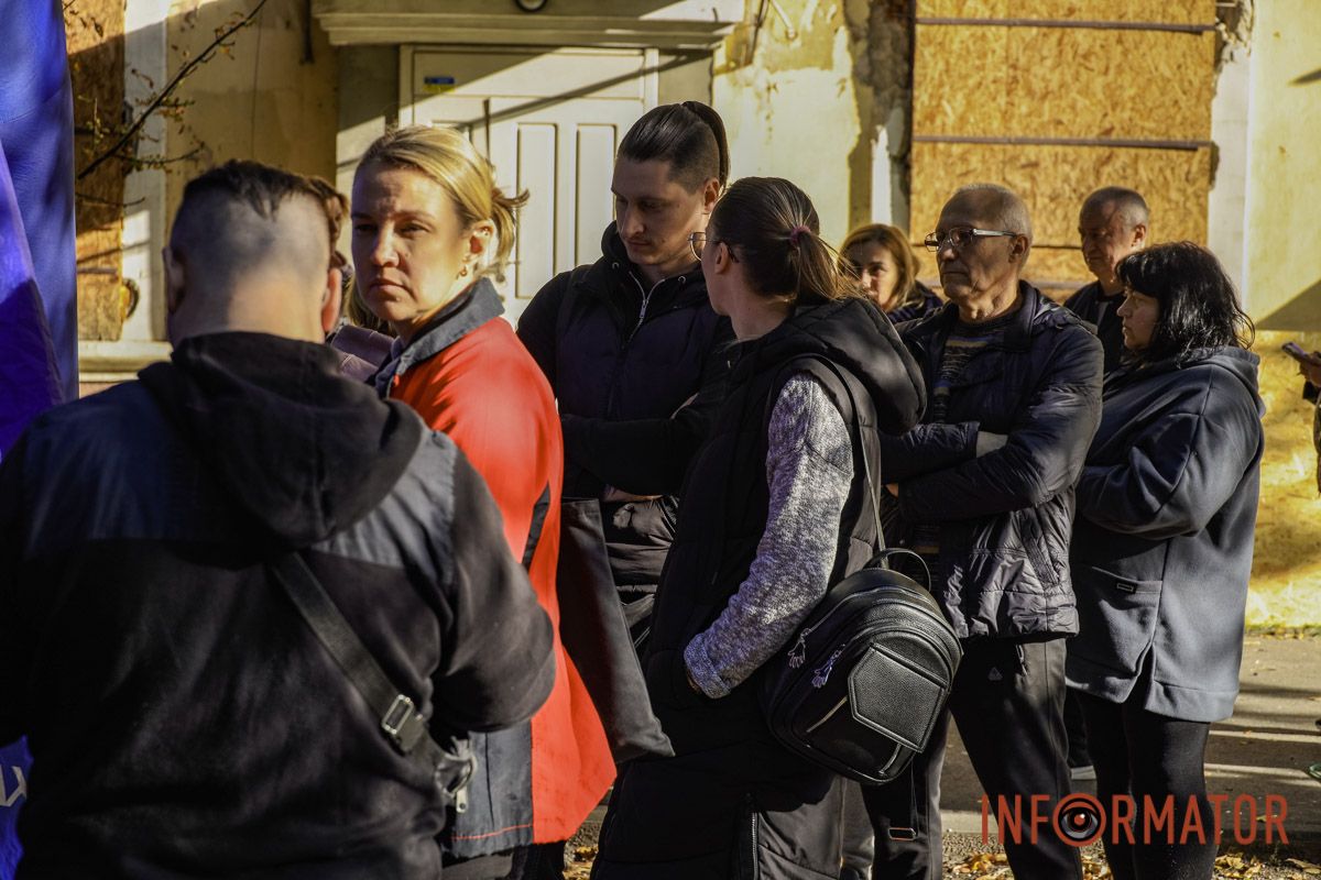 Вибуховою хвилею винесло вікна з рамами: що відбувається на місці атаки у Дніпрі 2