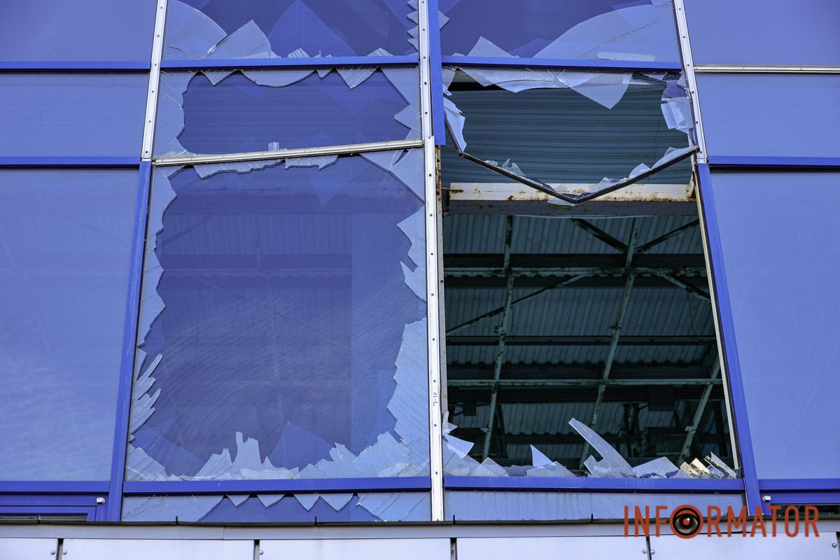 Вибуховою хвилею винесло вікна з рамами: що відбувається на місці атаки у Дніпрі 60