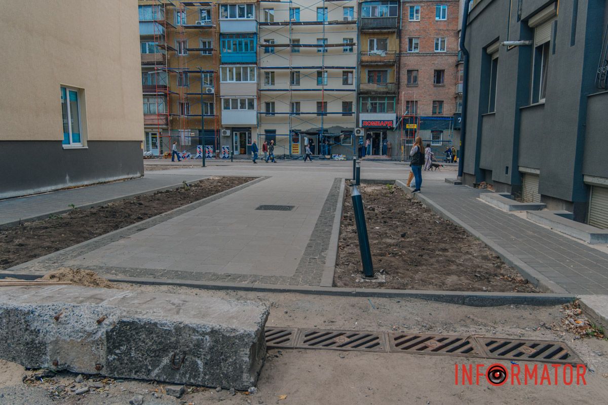Перший пішов: на Інженерній уже зламали ліхтарик