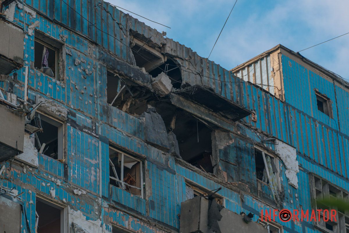 Удар російського дрона по багатоповерхівці 11 жовтня у Дніпрі: фото наслідків атаки 30