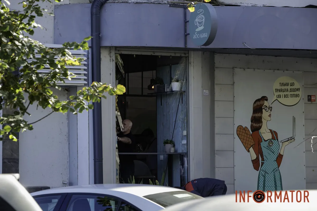 Пошкодження є і в декількох багатоквартирних будинках Вибухи у Дніпрі 12 жовтня: що відбувається на місці атаки 13