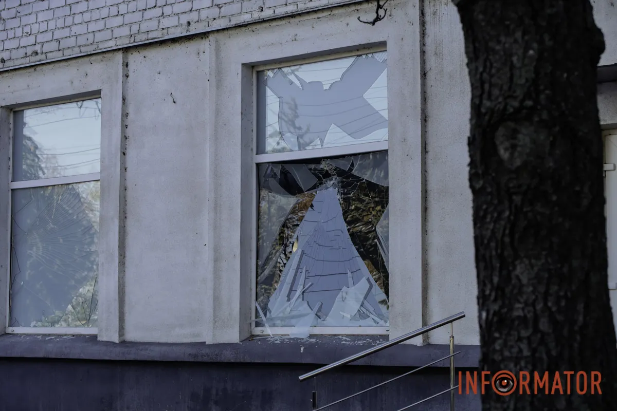 Внаслідок вибухів пошкоджені ресторан на набережній, освітній заклад та декілька багатоквартирних будинків Вибухи у Дніпрі 12 жовтня: що відбувається на місці атаки 3