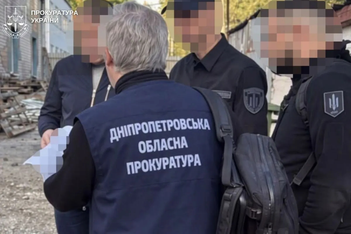 У 2024 році начальник загону ГУДСНС у Луганськй області уклав з товариством договір на реконструкцію системи опалення в будівлі підрозділу рятувальної частини у Дніпрі