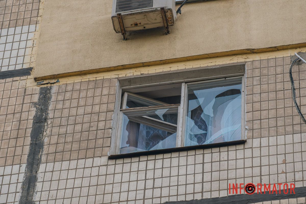 Замість затишних вікон залишається лише порожнеча та холодний вітер
