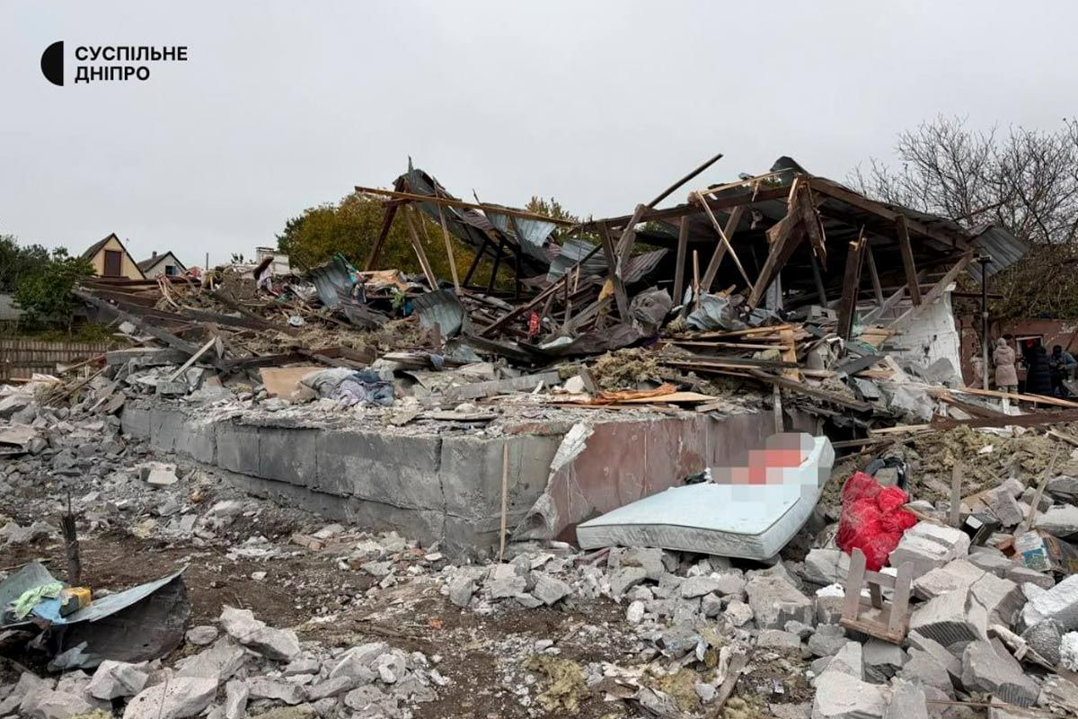 Будинок після влучання керованої авіабомби