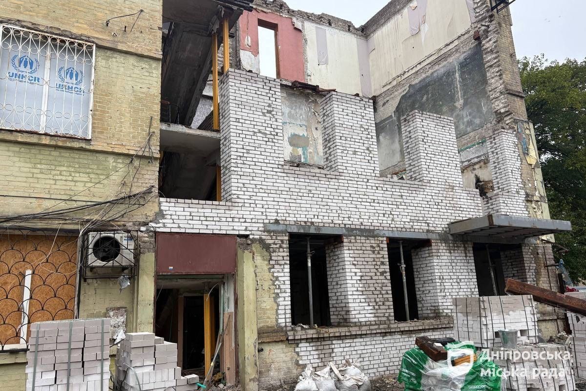 У Дніпрі будинок ОСББ по вулиці Старокозацькій, 65, був пошкоджений 26 березня 2026 року внаслідок влучання “Шахеда”