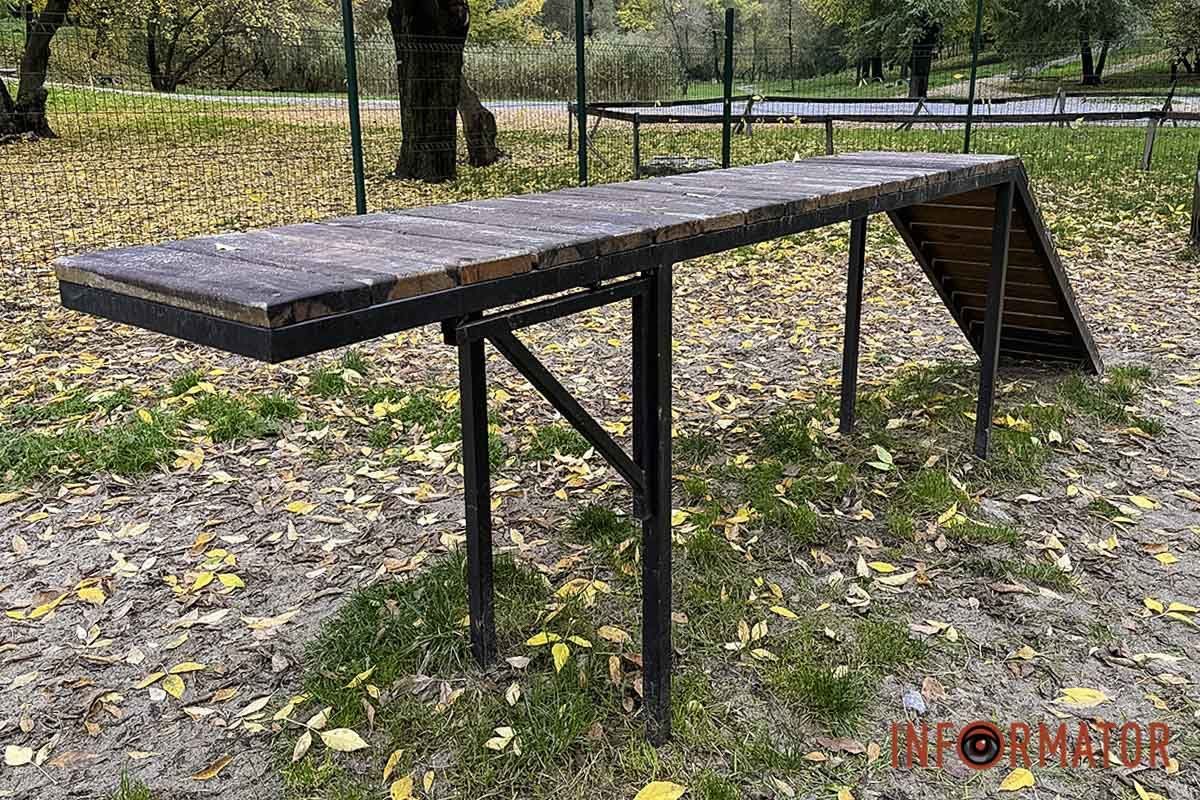 У парку Зелений Гай в Дніпрі облаштували місце для вигулу собак 3