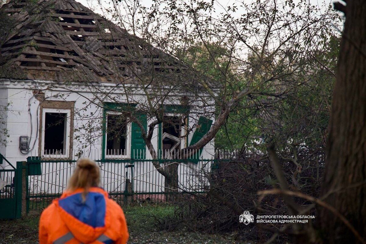 На місці всі служби Армія рф атакувала Дніпро на світанку: понівечені будинки 7