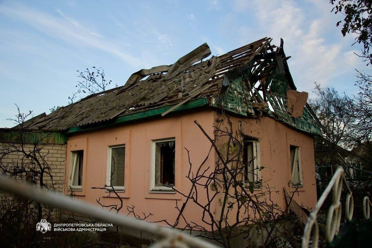 Ворог атакував Дніпро Армія рф атакувала Дніпро на світанку: понівечені будинки 1