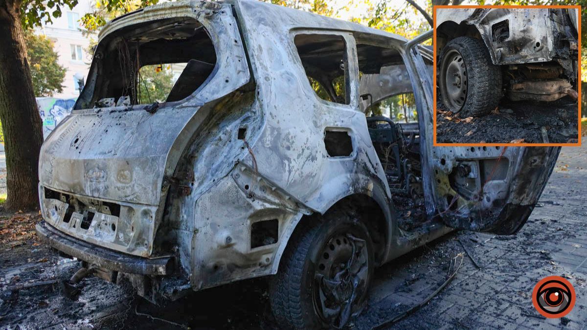 У Дніпрі на проспекті Дмитра Яворницького після ДТП загорівся Renault