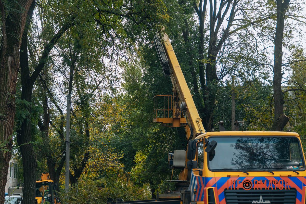 Для робіт задіяли важку техніку