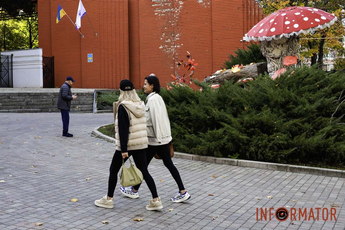 Мухомори, які не отруюють: у парку Шевченка облаштували казкову фотолокацію 11