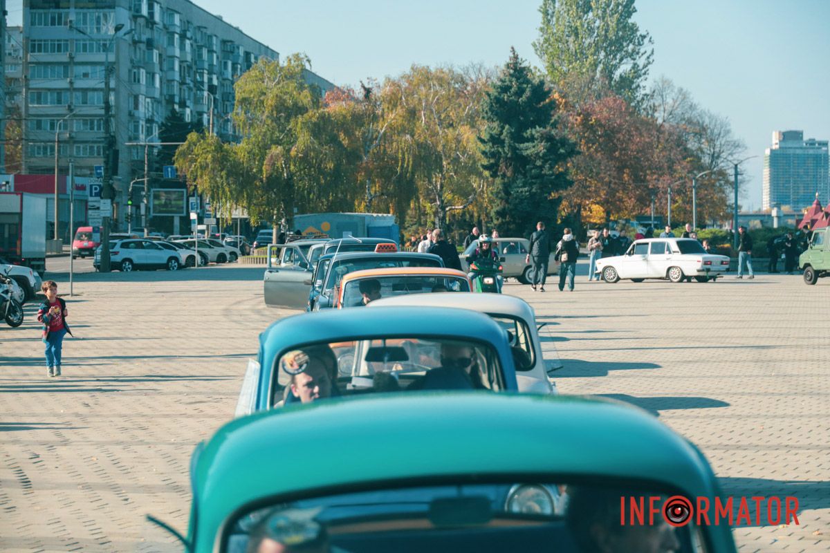 У Дніпрі відбувся пробіг-виставка ретро-автомобілів: фоторепортаж Інформатора 6