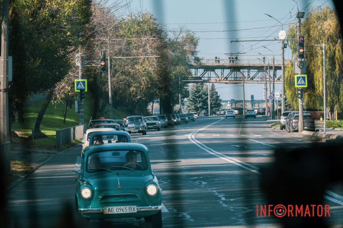 У Дніпрі відбувся пробіг-виставка ретро-автомобілів: фоторепортаж Інформатора 34