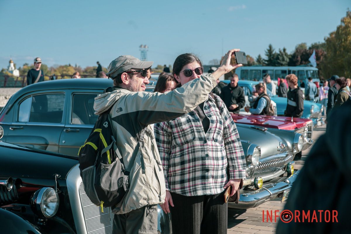 У Дніпрі відбувся пробіг-виставка ретро-автомобілів: фоторепортаж Інформатора 30