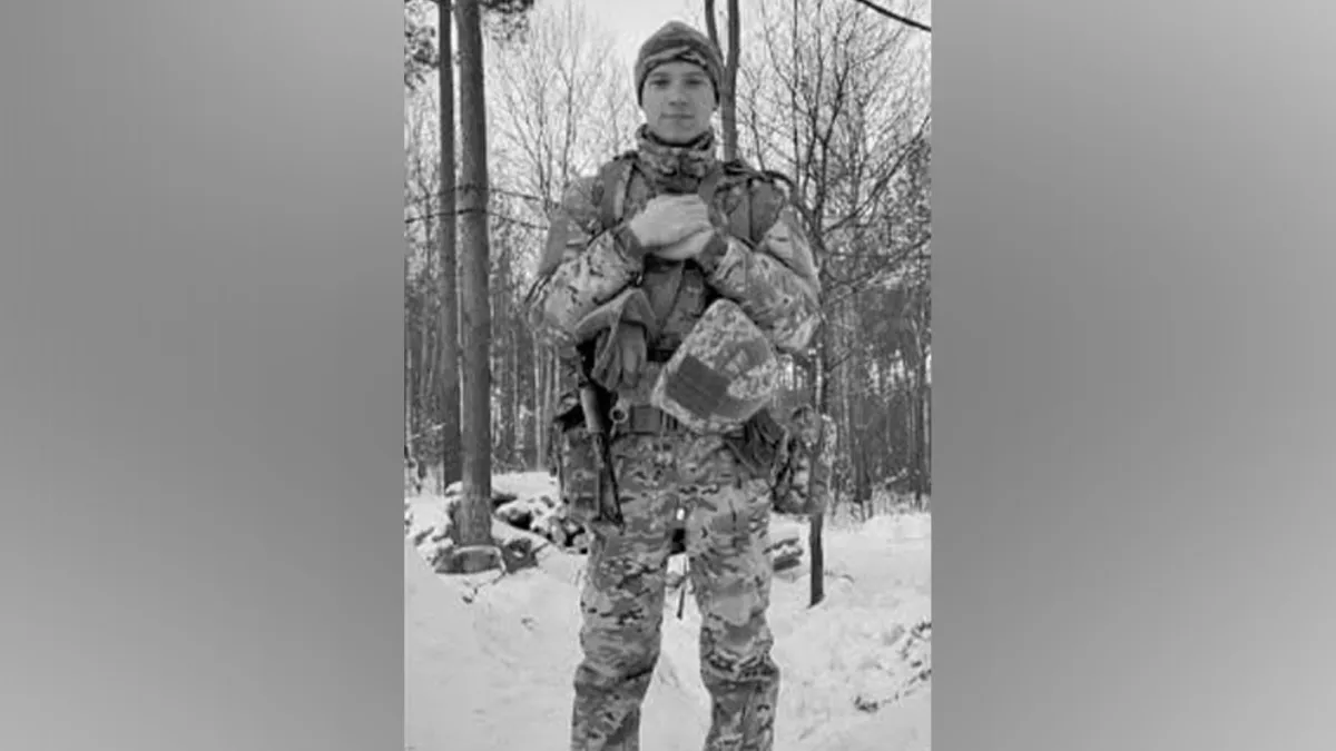 В бою з ворогом загинув 20-річний солдат з Дніпропетровської області Павло Максимович